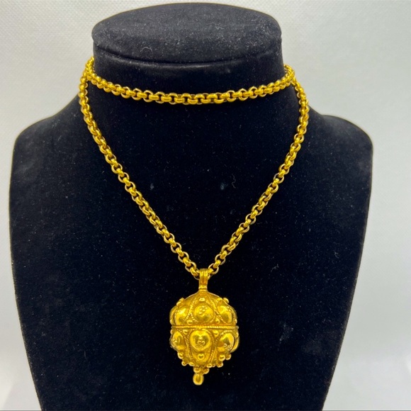 Metropolitan Museum of Art Jewelry - Metropolitan Museum of Art 22K Plated Necklace